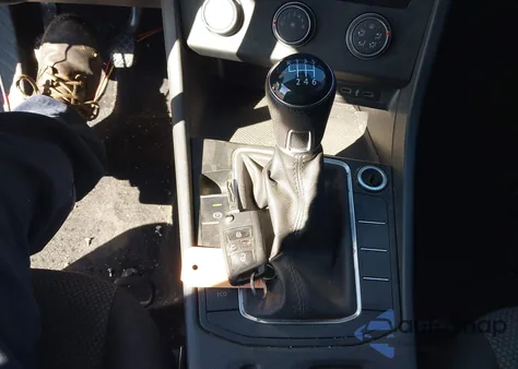 2020 Volkswagen Jetta 1.4T R-Line/1.4T S z USA, uszkodzony, nr VIN 3VWN57BU7LM008255